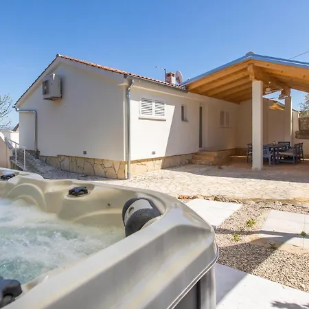 Liva Villa Vantacici